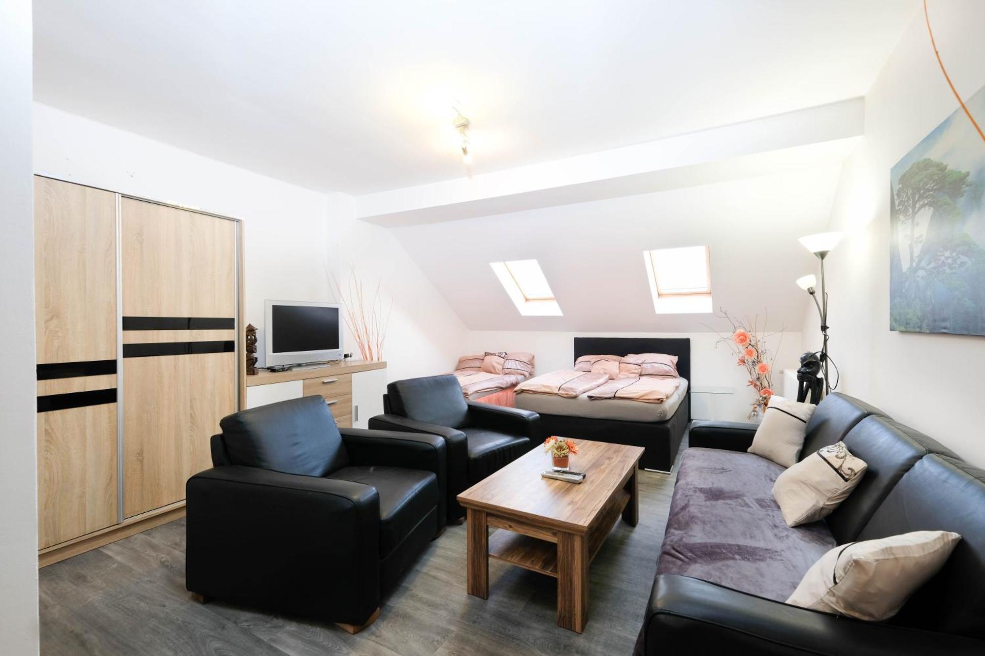 Apartments Alena - Κάρλοβι Βάρι Εξωτερικό φωτογραφία
